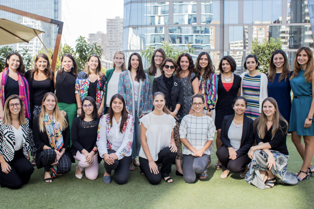 Women in Energy Participan en Charla de Expresión Oral